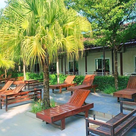 Twin Palms Resort Sihanoukville Esterno foto