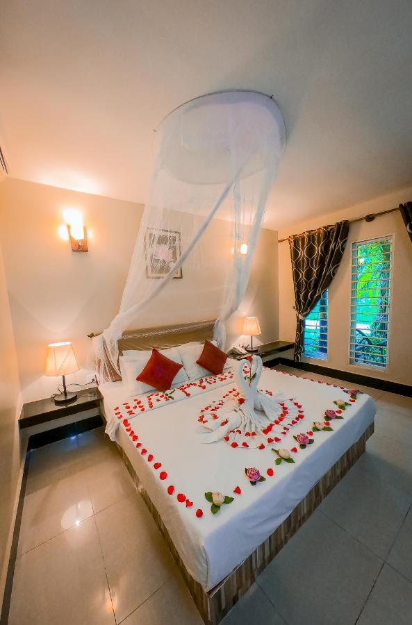 Twin Palms Resort Sihanoukville Esterno foto