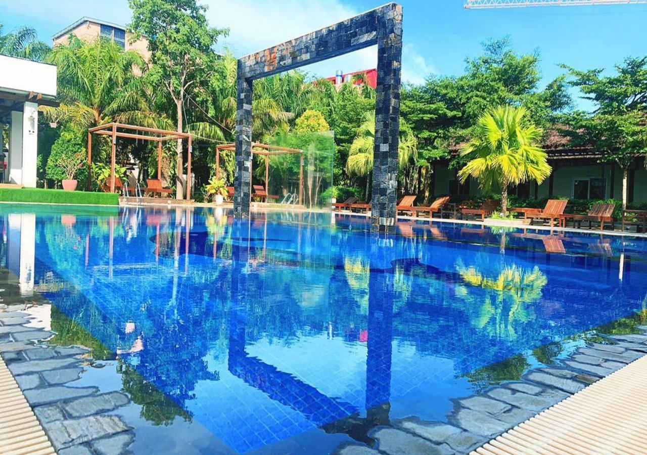 Twin Palms Resort Sihanoukville Esterno foto