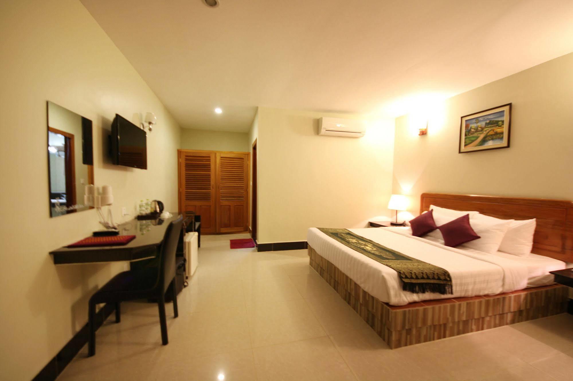 Twin Palms Resort Sihanoukville Esterno foto