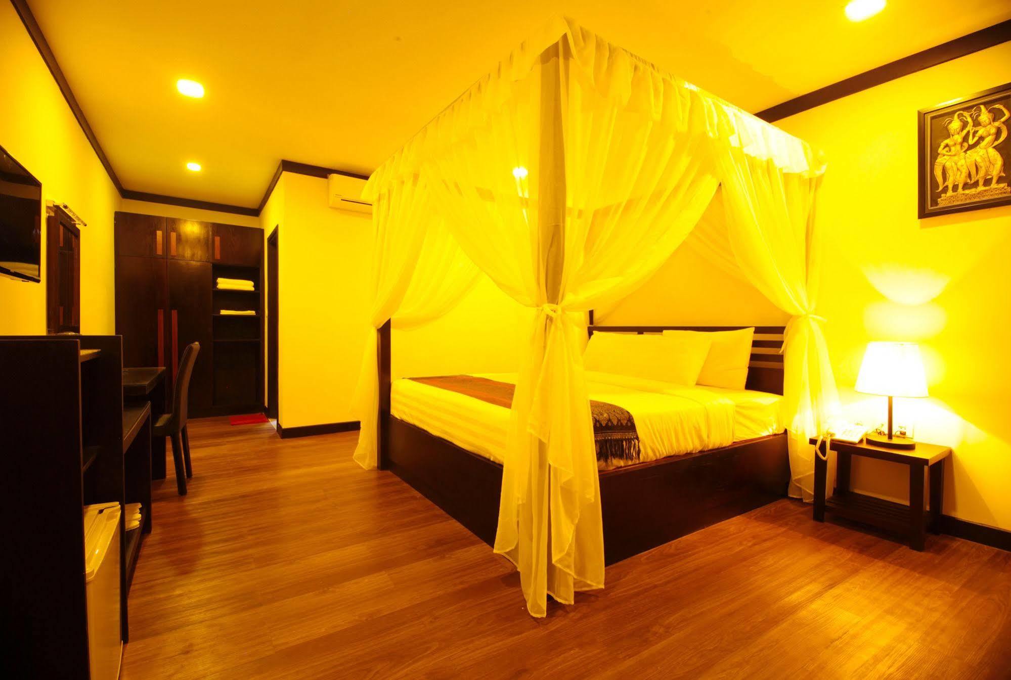 Twin Palms Resort Sihanoukville Esterno foto