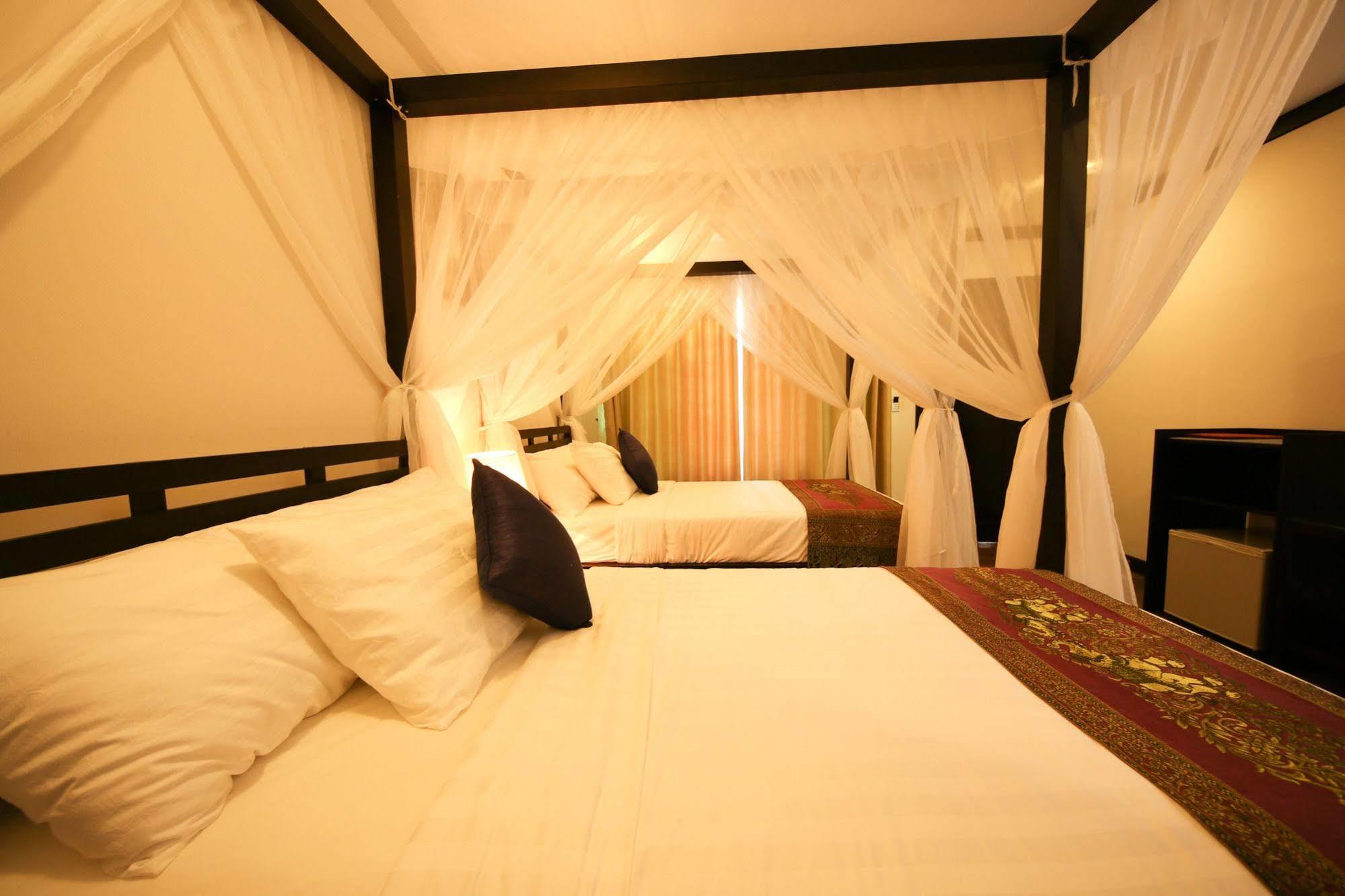 Twin Palms Resort Sihanoukville Esterno foto