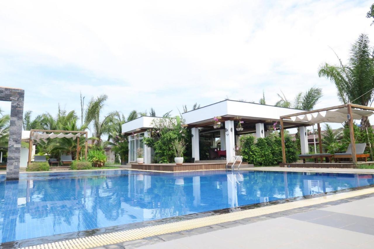 Twin Palms Resort Sihanoukville Esterno foto