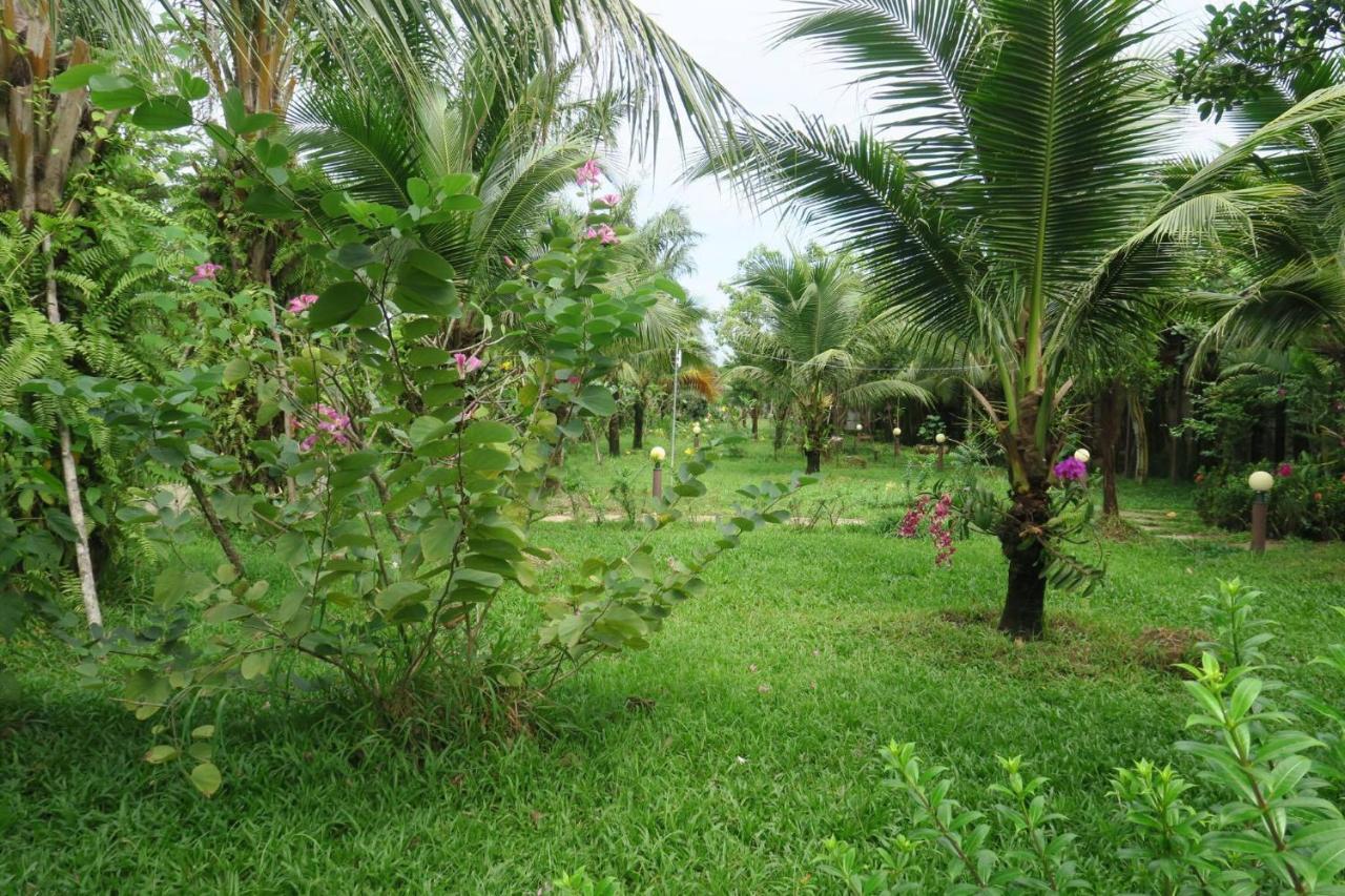 Twin Palms Resort Sihanoukville Esterno foto