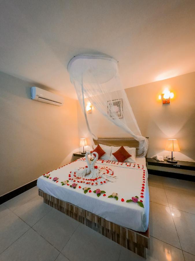 Twin Palms Resort Sihanoukville Esterno foto